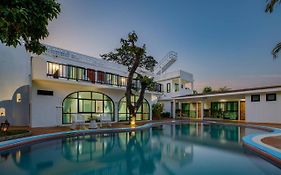H Flora Hotel